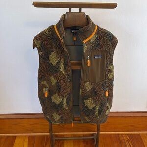 Patagonia Camo _ Glamo Pile Sherpa Vest Medium STY23048FA18